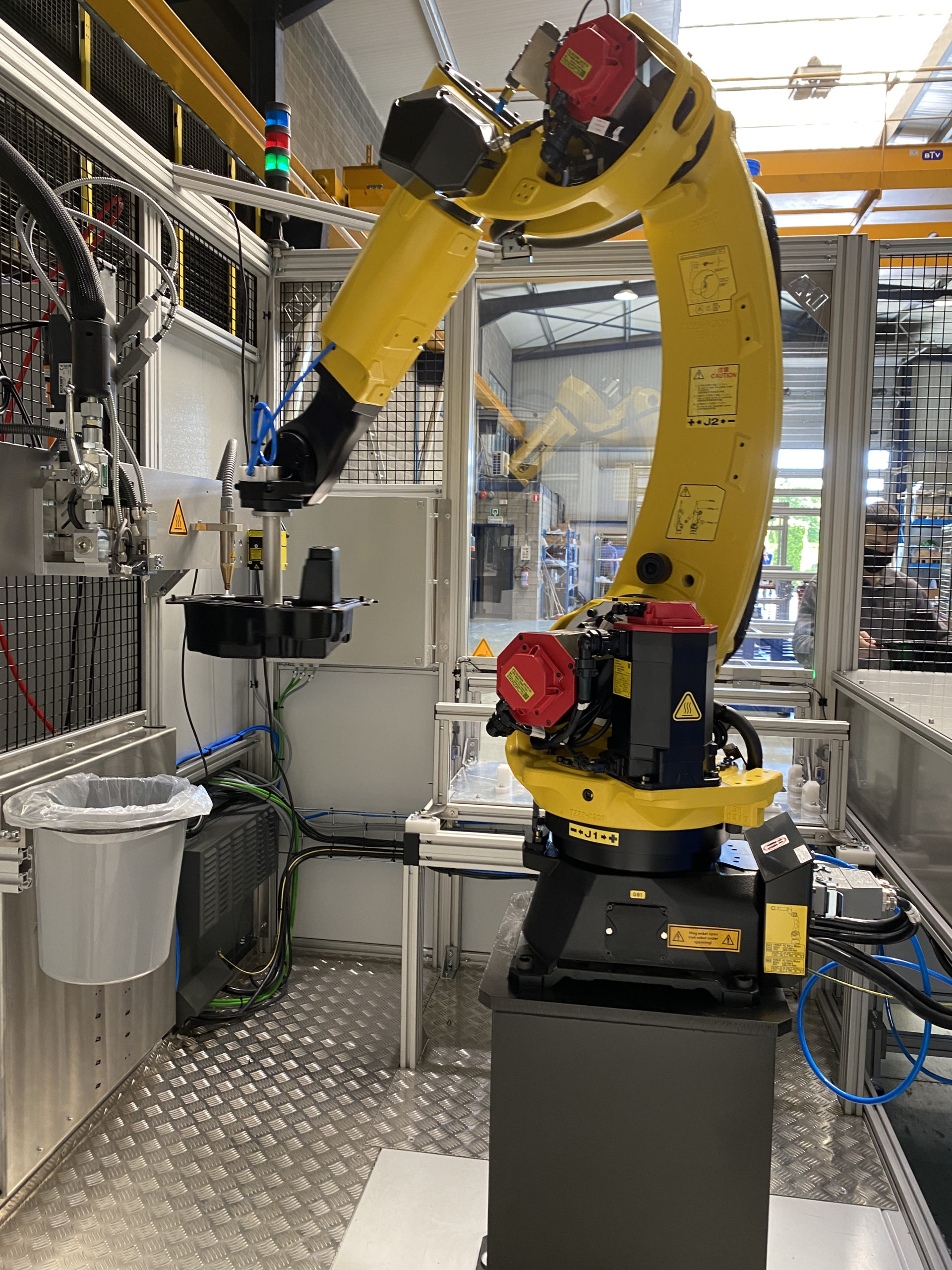 ROBOTCEL VOOR ULTRAPRECIEZE DICHTING VAN ACCUBOX LAND ROVER